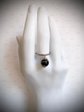 Bague « noir pur »
