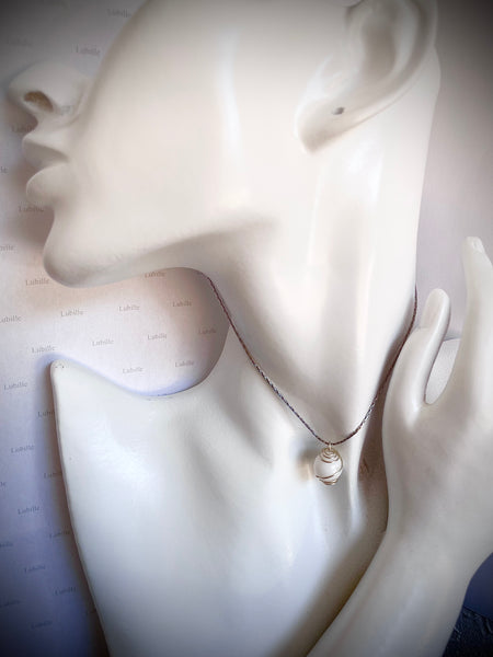 Collier « blanc pur »