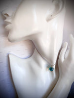Collier « bleu paon »