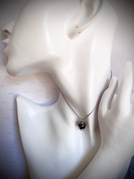 Collier « noir pur »